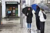 Feltarbeiderne Siri Skarseth, Roble Hussein og Marte Dahl Toft er ofte utenfor McDonalds på torget i Bergen.