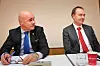 TÅKELEGGER: Arbeiderpartiets Eirik Sivertsen (th) mener Jardar Jensen (H) og regjeringen tåkelegger snakker ullent om kommunereformen.