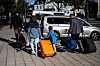 I tre måneder har den ukrainske familien  bodd på asylmottak. Nå skal de bo i Hokksund og får taxi til boligen.