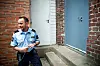 TAR TID: – Jeg syns ikke selve sluttproduktet er det viktigste. Veien dit er viktigst. Vi har mye tid til den enkelte. Tid til å snakke sammen. Det er viktig, sier verksbestjent Stefan Müller i Arendal fengsels lukkede avdeling.