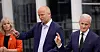 SAMLET OM REVIDERT BUDSJETT: Her er Kirsti Bergstø (SV), Trygve Vedum (Sp) og Jonas Gahr Støre (Ap) under TV2s partilederdebatt i 2023.