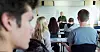 Norske 15-åringer gjør det dårligere i den internasjonale PISA-undersøkelsen i lesing og naturfag enn for tre år siden. Særlig guttenes lesenivå bekymrer.