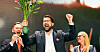 Sverigedemokraterna med partileder Jimmie Åkesson feira under valgvaka natt til mandag.