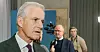 Statsminister Jonas Gahr Støre fikk anledning til å møte partene i arbeidslivet, blant annet NHO-sjef Ole Erik Almlid (i bakgrunnen) for å få gjennomtenkte reaksjoner på statsbudsjettet.