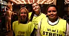 Sol Nilsen i GlobalConnect (t.v) sammen med Caroline Stene og Natalia Thorsen på Streikemøte i dag.