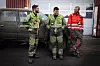 Nikolai Seljevold (til venstre) har bodd på Svalbard hele livet. Kollegaen Steffen-Allan Rognmo (i midten) har ti år bak seg på øygruppa, mens Tarjei Våtvik (til høyre) er både født og oppvokst her. Familien hans har «alltid» vært på Svalbard.