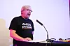 VELKOMMEN: Bjørn Fornes, leder v forhandlingsavdelingen i EL og IT Forbundet, ønsker delegatene velkommen til fire dager med debatt om lønn og vilkår i lansoverenskomsten for elektrofagene (LOK).