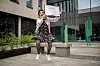 En hoppende glad Jorunn Larsen Hilmo med Arbeidsmiljøprisen.