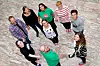 Tine Bergli (i midten) omgitt av styret i NTL Ung: Sahar Azari, leder, i grønn t-skjorte, videre mot høyre, Runa Nilssen, Eirik Borander, Rikke With Bergseth, Stian Juell Sandvik, Synnøve Bjørhovde, Torgeir Homme, Sigrid Valberg. 
Tine Bergli i midten