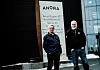 LØFTEBRUDD: Tidligere klubbleder Erik Hagen og dagens klubbleder Arne Larsen er begge svært skuffet over Anora. 40 årsverk skal bort fra anlegget på Gjelleråsen utenfor Oslo når vintapping flyttes til Danmark. Klart løftebrudd fra styret, mener de to.