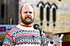 Rødts Mímir Kristjánsson er en av de tydeligste kritikerne av det såkalte karensåret i AAP-ordningen.