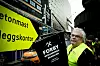 I FRONT: Bygningsarbeiderne i Oslo krever et lokalt forbud mot bemanningsbransjen. Her demonstrerer Petter Vellesen utenfor The Hub i Oslo.