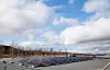 SOLCELLEPANEL: Hele taket på den nye fabrikken er dekket med solcellepanel. De produserer 20 prosent av strømbehovet pr. idag.