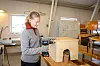 SYND FOR DE YNGRE: Mia Therese Holmen synes det er synd at de som er yngre ikke får den samme muligheten som hun fikk.