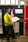 Kim Bye viser en brøkdel av listene med mål på de unike flisene. Hver linje på arket har mål på en spesifikk helle.