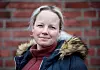 HJEMME: Cathrine Siro hjemme på gården på Gressvik utenfor Fredikstad. Hun jobber bare 50 prosent, og har fått diagnosen fibromyalgi.