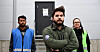 52 KRONER FORSKJELL: Fellesforbundet mener Ajeyram Muhunthan (fra venstre), Madelen Poots, Martin og de andre ansatte på Milrab sitt lager skal ha en tariffavtale som gir drøyt 212 kroner timen. Bedriften og NHO mener derimot at en tariffavtale med rundt 160 kroner timen er den som skal gjelde.
