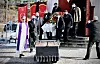 Sammen med fire familiemedlemmer og kollega Geir Solaas Moen, bar Wegard Harsvik kista med Hans-Christian Gabrielsen fra kirken til graven.