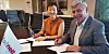 SIGNERER: Divisjonsdirektør Eve Vangsnes Bergli i Skatteetaten signerte samarbeidsavtalen med Statnetts direktør for arbeidslivsrelasjoner Thor Johansen forrige uke.