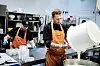 KANSKJE SENERE: Kokkene Högni Sigurdsson (til venstre) og Viktor Freyr Joensen har fortsatt den samme arbeidstiden. Men til høsten er det nye tarifforhandlinger og nye muligheter.
