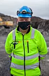 OMSKOLERT: Formann i produksjonen, Rune Sæther, jobbet som selger fram til 2015. Da tok han maskinførerkurs og fikk jobb hos Feiring.