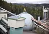 KNUSEVERKET: Fra tippetroa blir steinen fraktet under veien, først gjennom grovverket, så mellomverket, og til slutt til finverket. Den største knuseren i verket, en kjeftknuser, ble installert i 1966 og er fortsatt i bruk.