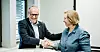 Generalsekretær Raymond Johansen i Norsk Folkehjelp er glad for støtten fra NNN og forbundsleder Anne Berit Aker Hansen.