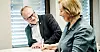 Raymond Johansen er en tidligere NNN-er, avslørte han. Her signerer han og forbundsleder Anne Berit Aker Hansen en ny samarbeidsavtale.
