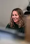 Stine Warren trives godt i den nye jobben ved Heggeli Familiehjem.