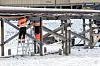 Fjernvarmerørene setter sitt preg på bybildet i Longyearbyen.