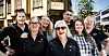 Fra venstre: Maren Høyland (servitør/nattevakt), Synne Svalestad (frokostvert), Wendy Andreassen (resepsjonist/nattvakt), Kardis Hetland (frokostvert), Shatri (vaktmester), Tonje Egeland (bookingansvarlig for kurs/konferanse) og Hjørdis Hetland (resepsjonist).