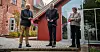 HØYTIDELIG: Assisterende direktør i KDI, Jan-Erik Sandlie og seniorkonsulenter ved KOPS, Anne Merethe Svendsen og Geir Nøklegård.