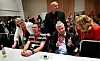 Hektisk prat: Under LO-kongressen i 2009 ble Arbeidsmandsforbundets ungdomssekretær Pål Sture Nilsen overraskende foreslått av et mindretall i valgkomiteen som motkandidat til Kristian Tangen inn i LO-ledelsen. Før avstemmingen var det hektisk aktivitet. Fra venstre: Organisasjonsleder Kirsti Mandal, ungdomssekretær Pål Sture Nilsen, informasjonssekretær Trond Erik Thorvaldsen og Erna Hagensen. Bak står Stein Syrstad fra LO Stat. Nilsen tapte for øvrig kampen om plassen som LO-sekretær.