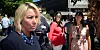 LOVER MØTE: Monica Mæland, kommunal- og moderniseringsminster tok imot underskriftslister fra NTL-tillitsvalgt Elisabeth Grøvan Ruud (t.h) og representanter fra Unio, Akademikerne og YS.