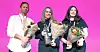 PRISVINNERNE: Håvard Kvarme, Elisabeth Engelsen og Tamara-Sofia Quinteros Del Pino tok imot LOs likestillingspris på vegne av hele Aker Solutions Stord.