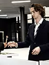 14:00 INN PÅ KONTORET: Adgangskortet til Fellesforbundets hovedkontor har forsvunnet på mystisk vis. Jørn får nytt kort i vakta.