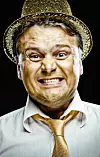 30. januar 2012: Jørn Eggum stiller opp som gullgutt i et portrettintervju i medlemsblad. Han fikk ikke vasket av seg all malingen før han satte seg på flyet til Bergen, noe som medførte en smule stirring fra medpassasjerene.