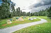 Den første gruppen som skal være med på AUF sin sommerleir er på plass. I år er det totalt tre sommerleirer på Utøya. De måtte dele den opp på grunn av korona situasjonen. Det vil være cirka 300 personer per sommerleir.