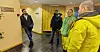 STØTTE FRA EL OG IT Distriktsleder Ruben Løyning i EL og IT Forbundet Hedmark og Oppland (til venstre) har støttet de tidligere kollegene i Fibertec hele veien. Her er Thomas Eggen, Christian Myhre og Jonas Kaskelis utenfor rettslokalet. Egil Håberget deltok på videolink.