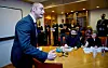 Robert Eriksson,  Arbeids- og sosialminister (FrP) legger frem  endringer i arbeidsmiljøloven.