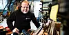 JOBB MED MENING: Cato Augestad har epilepsi, og ble uføretrygdet som 18-åring. I ni år har han jobbet på Oddprodukt, noe som har git than et mye bedre liv enn om han skulle sittet hjemme foran datamaskinen hele dagen.