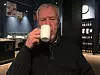 Røberg har funnet seg godt til rette i sitt nye parti, og har sansen for Senterpartiets kaffekoppstrategi.