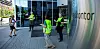 Streikevakter deler ut informasjon utenfor DNBs hovedkontor i Bjørvika. Medlemmer i LO Finans gikk ut i streik torsdag 31. mai da meklingen mellom LO og Finans Norge brøt sammen.
