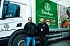 Roar Bakkejord (t.v.) er hovedtillitsvalgt på Bakehuset for Norsk Nærings- og Nytelsesmiddelarbeiderforbund (NNN). Ole Johnny Zotterman (t.h.) er skiftleder i transporten hos Bakehuset på Økern.