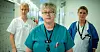 Ahus behandler mange koronapasienter på Østlandet. Avdelingsleder Else-Marie Ringvold i Anestesiavdelingen sammen med Intensivsykepleier Hilde Mari Rønning (til venstre) og Sissel Marie Brun, intensivsykepleier/intensivseksjonen.