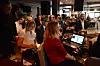 ENGASJERTE: Opp mot 25 møtte opp for å lære koding.