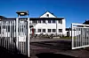POLITIET AKSJONERTE: Sem fengsel måtte tilkalle politiet da to innsatte barrikaderte seg i cella i går.