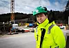 GÅR IKKE INN: Regionalt verneombud Jørgen Bjåland observerer byggeplassene på avstand under pandemien.