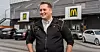 Sandangers drøm er at han kan komme tilbake til McDonald's-restauranten på Kvadrat om ti år, uten å bli kjent igjen, og se at de ansatte har det bedre enn han selv hadde det.