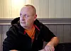 IKKE BEGEISTRET: Klaus Langhanke arbeidet i mange år som slakter, men nå stortrives han på jobb for Nav på Jobbhuset. Ungdomlønn har han imidlertid ingen tro på.